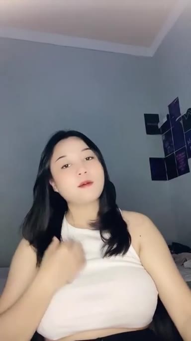 Bokep Viral Selebgram Cantik Pamer Susu Part 1